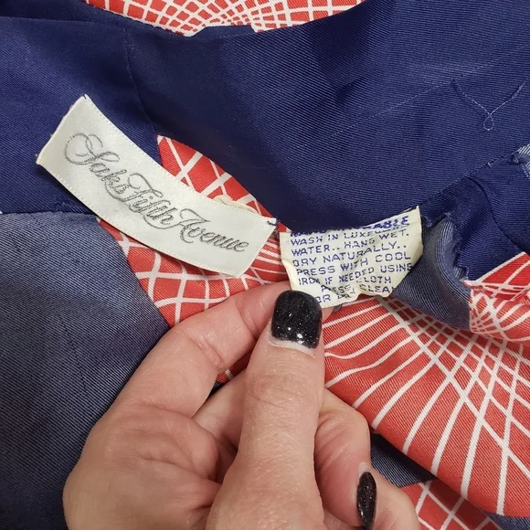 Vintage B. Cohen for Saks Fifth Avenue kimono robe blue red geometric pattern - Picture 12 of 13